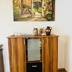 3 Modern Mit Netflix Und Kueche