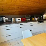 3 Modern Mit Netflix Und Kueche Celle