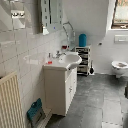 3 Modern Mit Netflix Und Kueche * Celle