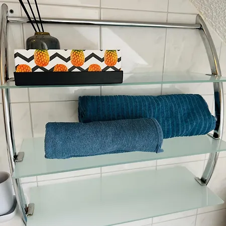 3 Modern Mit Netflix Und Kueche * Celle